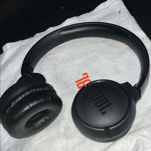 JBL Black Wireless Headphones